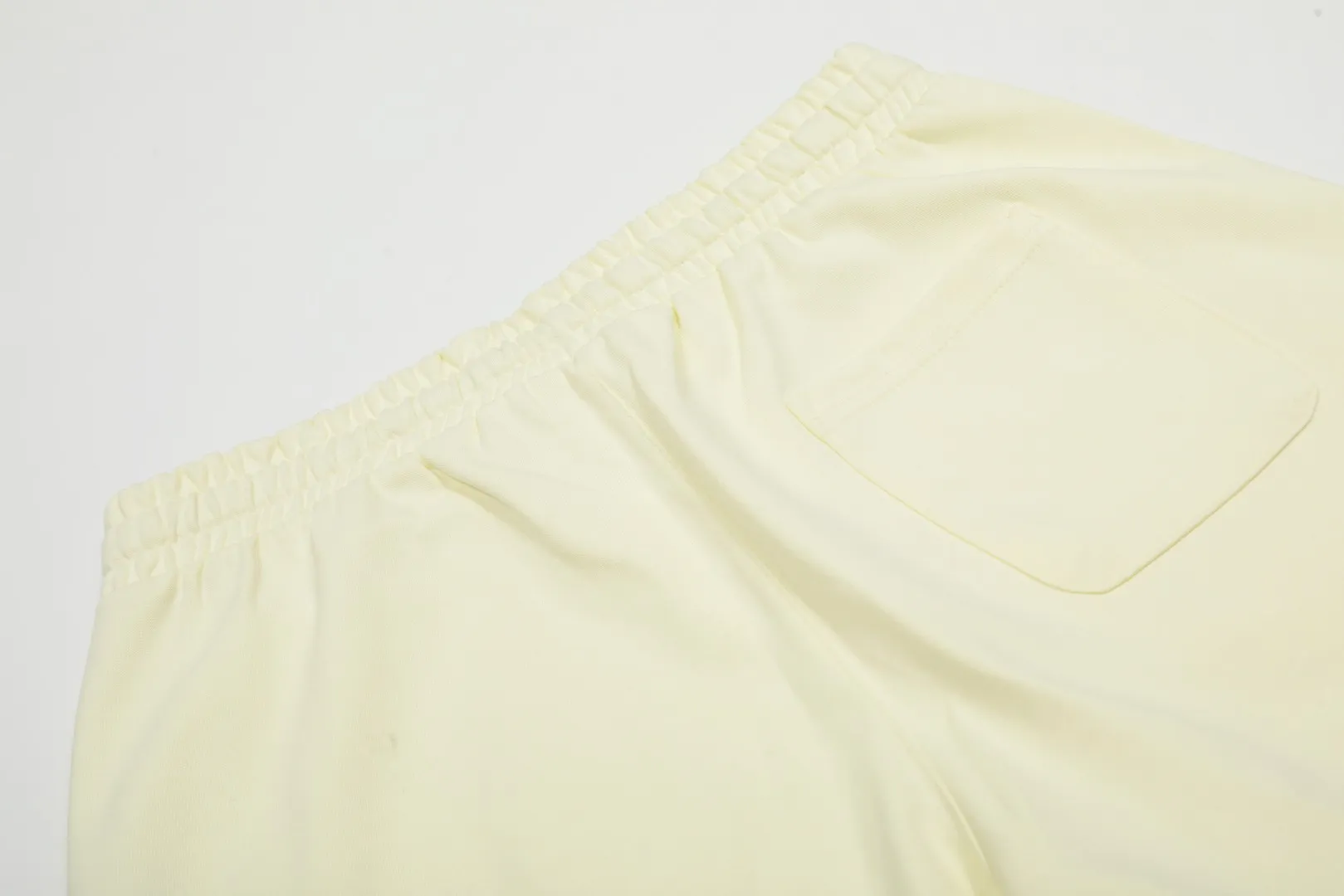 P146 💰 "Top Quality" Style Number: D910# [Ralph Lauren Paul Small Label War Horse Basic Women's Shorts] ✅Slim and sexy slim-fitting model for hot girls, six-color colorful hair ✅Summer fresh, classic and versatile drawstring basic classic shorts ✅Lazy style must-have item, small fresh feeling on the upper body ✅Air cotton is soft, comfortable and breathable, retro and textured ✅Specialized for platform live broadcast, wholesale entity, summer running volume ✅Simple and easy to match, light American style, super great ✅Standard for summer, small and sexy is YYDS, a must for petite girls Size: S-L #Elastic waistline can be stretched Color: Black White Gray Pink Apricot Green